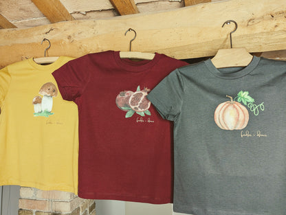 Hand-drawn short sleeve t-shirt Pomegranate